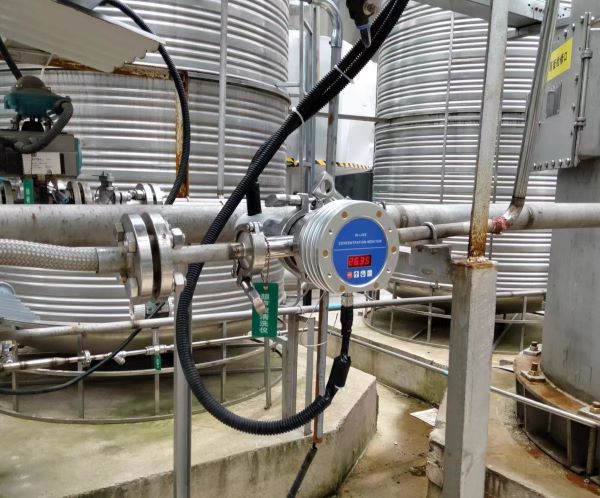 雙氧水在線濃度監(jiān)測儀現(xiàn)場安裝圖 雙氧水在線濃度監(jiān)測儀現(xiàn)場安裝圖